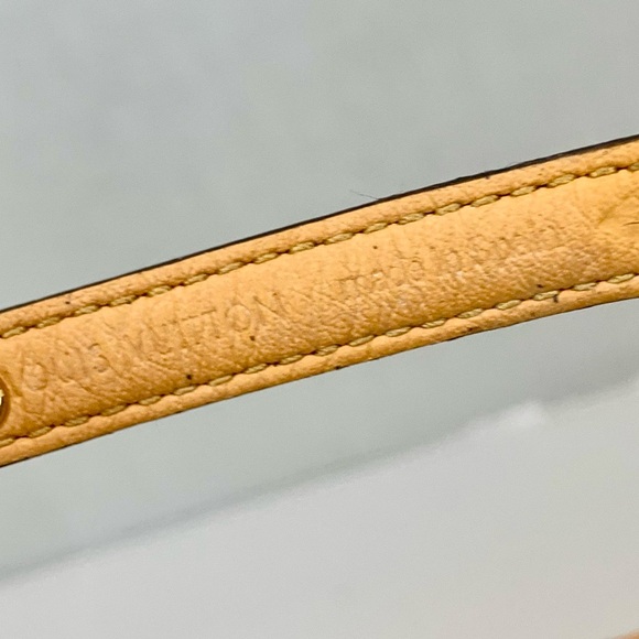 LOUIS VUITTON Logomania Bracelet LV Circle, Box & Dust bag included - Picture 10 of 12